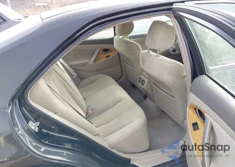 2007 Toyota Camry Xle z USA, uszkodzony, nr VIN 4T1BE46K27U091118